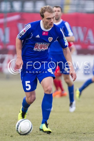  22.02.2014 LODZ PILKA NOZNA POLSKA T-MOBILE EKSTRAKLASA SEZON 2013/2014 FOOTBALL POLISH EKSTRAKLASA SEASON 2013/2014 WIDZEW LODZ - PIAST GLIWICE N/Z JAN POLAK SYLWETKA   