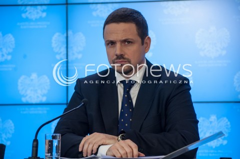  27.02.2014 WARSZAWA KONFERENCJA PRASOWA PREMIERA DONALDA TUSKA ORAZ MINISTRA ADMINISTRACJI I CYFRYZACJI RAFALA TRZASKOWSKIEGO N/Z MINISTER ADMINISTRACJI I CYFRYZACJI RAFAL TRZASKOWSKI  