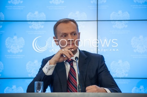  27.02.2014 WARSZAWA KONFERENCJA PRASOWA PREMIERA DONALDA TUSKA ORAZ MINISTRA ADMINISTRACJI I CYFRYZACJI RAFALA TRZASKOWSKIEGO N/Z PREMIER DONALD TUSK  