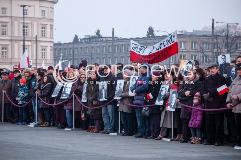 01.03.2014 WARSZAWA OBCHODY NARODOWEGO DNIA PAMIECI ZOLNIERZY WYKLETYCH W WARSZAWIE Z UDZIALEM JAROSLAWA KACZYNSKIEGO N/Z UCZESTNICY OBCHODOW  