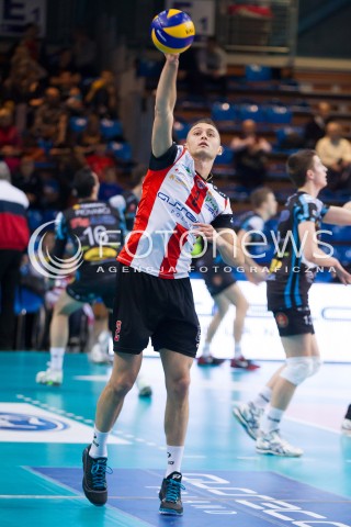  01.03.2014 RZESZOW <br />SIATKOWKA PLUS LIGA 2013/2014 MEN VOLLEYBALL POLAND POLISH PLUSLIGA LEAGUE SEASON 2013/2014 <br />MECZ ASSECO RESOVIA RZESZOW - CZARNI RADOM<br />N/Z PAUL LOTMAN SYLWETKA <br /> 