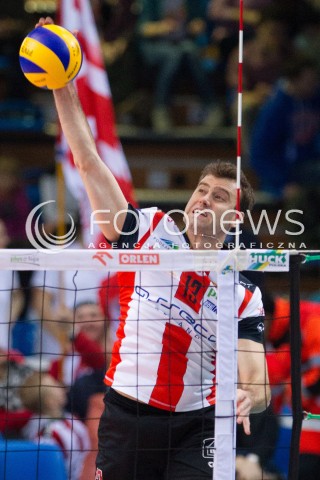  01.03.2014 RZESZOW <br />SIATKOWKA PLUS LIGA 2013/2014 MEN VOLLEYBALL POLAND POLISH PLUSLIGA LEAGUE SEASON 2013/2014 <br />MECZ ASSECO RESOVIA RZESZOW - CZARNI RADOM<br />N/Z PETER VERES SYLWETKA ATAK<br /> 