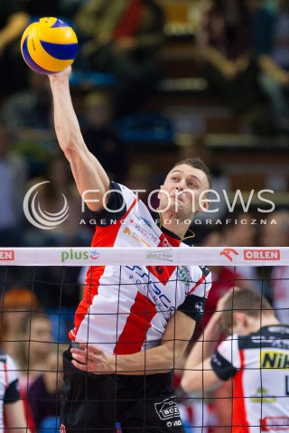  01.03.2014 RZESZOW <br />SIATKOWKA PLUS LIGA 2013/2014 MEN VOLLEYBALL POLAND POLISH PLUSLIGA LEAGUE SEASON 2013/2014 <br />MECZ ASSECO RESOVIA RZESZOW - CZARNI RADOM<br />N/Z PAUL LOTMAN SYLWETKA ATAK<br /> 