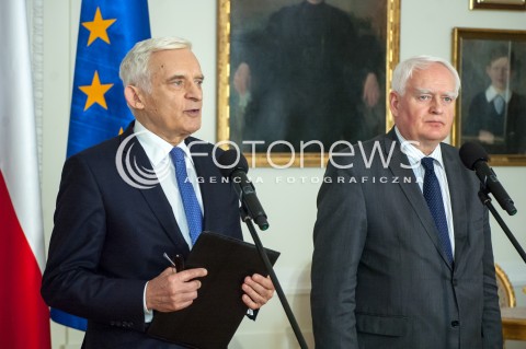 Briefing prasowy Jerzego Buzka i Olgierda Dziekońskiego