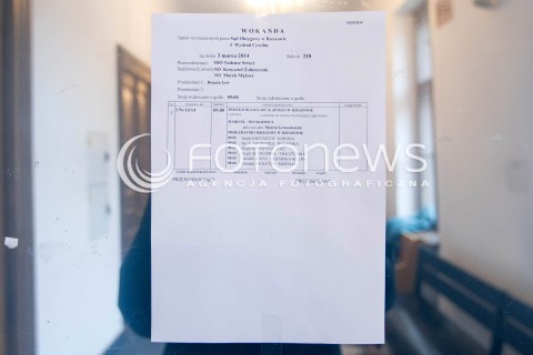 03.03.2014 RZESZOW <br />
DRUGA ROZPRAWA W SADZIE OKREGOWYM W RZESZOWIE DOTYCZACA DALSZEGO LOSU MARIUSZA TRYNKIEWICZA - PEDOFILA I MORDERCY Z PIOTRKOWA TRYBUNALSKIEGO KTORY 11 LUTEGO OPUSCIL ZAKLAD KARNY W RZESZOWIE<br />
N/Z SALA ROZPRAW NR 218 WOKANDA<br />
 