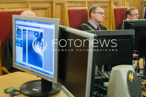  03.03.2014 RZESZOW <br />
DRUGA ROZPRAWA W SADZIE OKREGOWYM W RZESZOWIE DOTYCZACA DALSZEGO LOSU MARIUSZA TRYNKIEWICZA.<br />
SAD POSTANOWIL, ZE MARIUSZ TRYNKIEWICZ ZOSTANIE UMIESZCZONY W ZAKLADZIE ZAMKNIETYM W GOSTYNINIE.<br />
N/Z TADEUSZ STRZYZ - SEDZIA, PRZEWODNICZACY SKLADU SEDZIOWSKIEGO<br />
 