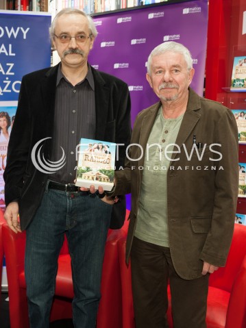  04.03.2014 WARSZAWA <br />SPOTKANIE Z AKTORAMI RANCZO W KSIEGARNII MATRAS<br />N/Z ROBERT BRUTTER JERZY NIEMCZUK<br /> 