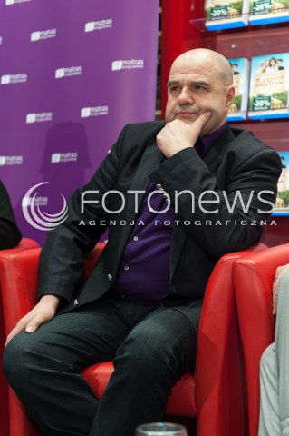  04.03.2014 WARSZAWA <br />SPOTKANIE Z AKTORAMI RANCZO W KSIEGARNII MATRAS<br />N/Z CEZARY ZAK<br /> 