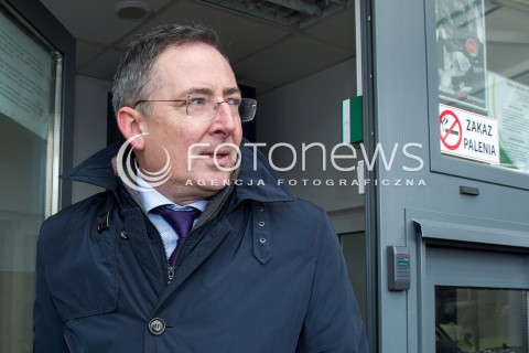  07.03.2014 MEDYKA <br />MINISTER SPRAW WEWNETRZNYCH BARTLOMIEJ SIENKIEWICZ Z WIZYTA NA POLSKO-UKRAINSKIM PRZEJSCIU GRANICZNYM W MEDYCE NA PODKARPACIU. WIZYTA MINISTRA ZWIAZANA JEST Z SYTUACJA NA UKRAINIE, MINISTER SPRAWDZIL GOTOWOSC SLUZB I PODLEGLYCH JEDNOSTEK NA EWENTUALNE PRZYJECIE UCHODZCOW Z UKRAINY.<br />N/Z MINISTER BARTLOMIEJ SIENKIEWICZ<br /> 