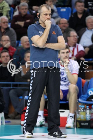  08.03.2014 RZESZOW <br />SIATKOWKA PLUS LIGA 2013/2014 MEN VOLLEYBALL POLAND POLISH PLUSLIGA LEAGUE SEASON 2013/2014 <br />MECZ ASSECO RESOVIA RZESZOW - EFFECTOR KIELCE <br />N/Z DARIUSZ DASZKIEWICZ TRENER ( HEAD COACH )SYLWETKA <br /> 