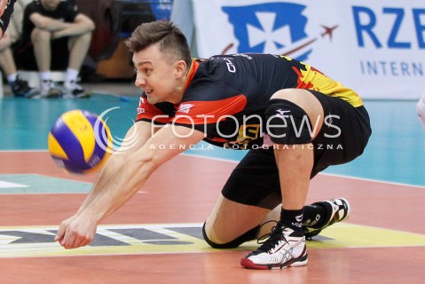  08.03.2014 RZESZOW <br />SIATKOWKA PLUS LIGA 2013/2014 MEN VOLLEYBALL POLAND POLISH PLUSLIGA LEAGUE SEASON 2013/2014 <br />MECZ ASSECO RESOVIA RZESZOW - EFFECTOR KIELCE <br />N/Z KRZYSZTOF IGNACZAK SYLWETKA <br /> 