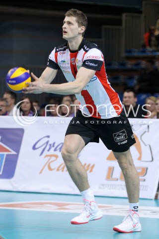  08.03.2014 RZESZOW <br />SIATKOWKA PLUS LIGA 2013/2014 MEN VOLLEYBALL POLAND POLISH PLUSLIGA LEAGUE SEASON 2013/2014 <br />MECZ ASSECO RESOVIA RZESZOW - EFFECTOR KIELCE <br />N/Z PIOTR NOWAKOWSKI SYLWETKA <br /> 