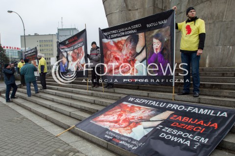 08.03.2014 RZESZOW <br />PIKIETA PRZECIW ZABIJANIU CHORYCH NIENARODZONYCH DZIECI W RZESZOWSKIM SZPITALU PRO-FAMILIA. <br />NA BANERACH WYKORZYSTANO DRASTYCZNE ZDJECIA MARTWYCH DZIECI ORAZ WIZERUNKI LEKARZY PRACUJACYCH W SZPITALU.<br /> 