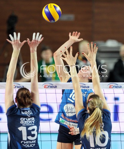  09.03.2014 OSTROWIEC SWIETOKRZYSKI<br />SIATKOWKA<br />FINAL PUCHARU POLSKI W PILCE SIATKOWEJ KOBIET ENEA CUP 2014 <br />MECZ FINALOWY CHEMIK POLICE - POLSKI CUKIER MUSZYNIANKA FAKRO BANK BPS MUSZYNA<br />N/Z ALEKSANDRA JAGIELO KATARZYNA MROZ ANA BJELICA <br /> 