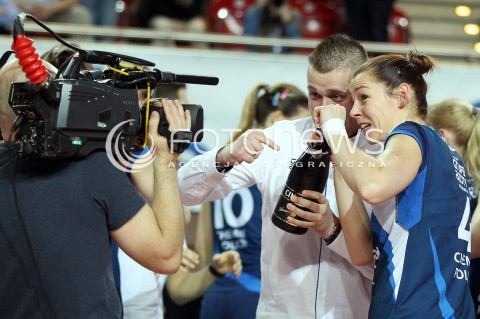  09.03.2014 OSTROWIEC SWIETOKRZYSKI<br />SIATKOWKA<br />FINAL PUCHARU POLSKI W PILCE SIATKOWEJ KOBIET ENEA CUP 2014 <br />MECZ FINALOWY CHEMIK POLICE - POLSKI CUKIER MUSZYNIANKA FAKRO BANK BPS MUSZYNA<br />N/Z KATARZYNA GAJGAL - ANIOL RADOSC WYGRANA EMOCJE ZWYCIESTWO<br /> 