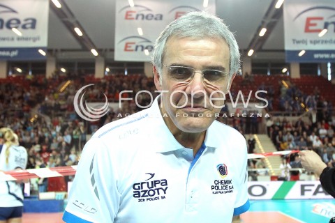  09.03.2014 OSTROWIEC SWIETOKRZYSKI<br />SIATKOWKA<br />FINAL PUCHARU POLSKI W PILCE SIATKOWEJ KOBIET ENEA CUP 2014 <br />MECZ FINALOWY CHEMIK POLICE - POLSKI CUKIER MUSZYNIANKA FAKRO BANK BPS MUSZYNA<br />CHEMIK POLICE ZDOBYWCA PUCHARU POLSKI ENEA CUP 2014<br />N/Z GIUSEPPE CUCCARINI TRENER ( HEAD COACH ) RADOSC SYLWETKA<br /> 