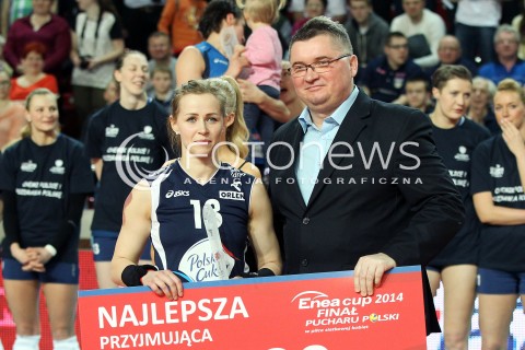  09.03.2014 OSTROWIEC SWIETOKRZYSKI<br />SIATKOWKA<br />FINAL PUCHARU POLSKI W PILCE SIATKOWEJ KOBIET ENEA CUP 2014 <br />MECZ FINALOWY CHEMIK POLICE - POLSKI CUKIER MUSZYNIANKA FAKRO BANK BPS MUSZYNA<br />CHEMIK POLICE ZDOBYWCA PUCHARU POLSKI ENEA CUP 2014<br />N/Z PAULINA MAJ NAGRODA DLA NAJLEPSZEJ PRZYJMUJACEJ NAJLEPSZA PRZYJMUJACA<br /> 