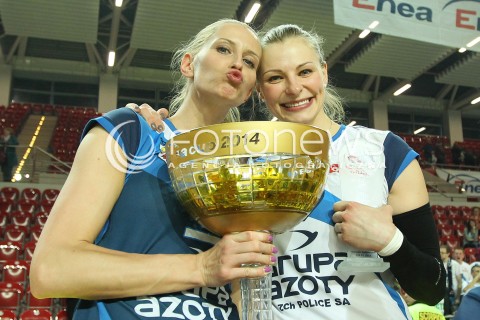  09.03.2014 OSTROWIEC SWIETOKRZYSKI<br />SIATKOWKA<br />FINAL PUCHARU POLSKI W PILCE SIATKOWEJ KOBIET ENEA CUP 2014 <br />MECZ FINALOWY CHEMIK POLICE - POLSKI CUKIER MUSZYNIANKA FAKRO BANK BPS MUSZYNA<br />N/Z ANNA WERBLINSKA AGATA SAWICKA RADOSC WYGRANA EMOCJE PUCHAR ZWYCIESTWO<br /> 