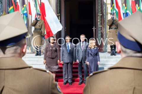  14.03.2014 WARSZAWA SPOTKANIE PREZESA RADY MINISTROW DONALDA TUSKA Z WICEPREZYDENTEM REPUBLIKI POLUDNIOWEJ AFRYKI  KGALEMA MOTLANTHE N/Z PREMIER DONALD TUSK Z MALZONKA MALGORZATA TUSK WICEPREZYDENT RPA KGALEMA MOTLANTHE Z NARZECZONA GUGU MTSHALI  