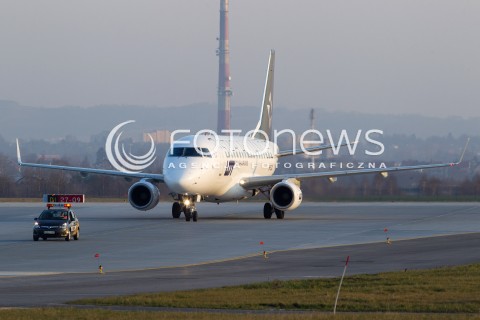  14.03.2014 JASIONKA <br />LOTNISKO RZESZOW JASIONKA<br />ZDJECIE ILUSTRACYJNE<br />N/Z SAMOLOT EMBRAER E170 ERJ-170 E 170 SP-LDC POLSKICH LINII LOTNICZYCH LOT W MALOWANIU SOJUSZU STAR ALLIANCE<br /> 