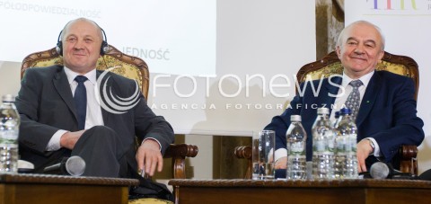  15.03.2014 JASIONKA<br />KONFERENCJA CWIERCWIECZE WOLNOSCI - WIES SRODKOWOEUROPEJSKA PO UPADKU KOMUNIZMU<br />N/Z MAREK SAWICKI (L) NOWY MINISTER ROLNICTWA I STANISLAW KALEMBA (P) BYLY MINISTER ROLNICTWA KTORY W PIATEK PODAL SIE DO DYMISJI<br /> 