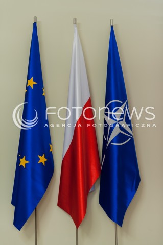  16.03.2014 WARSZAWA<br />
PALAC PREZYDENCKI W WARSZAWIE ZDJECIE ILUSTRACYJNE<br />
N/Z FLAGI UNII EUROPEJSKIEJ POLSKI NATO<br />
 