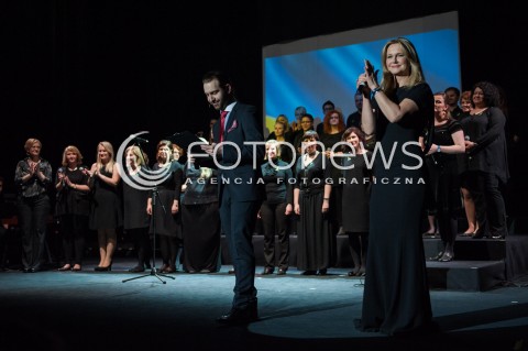  17.03.2014 WARSZAWA <br />KONCERT SOLIDARNI Z UKRAINA W TEATRZE ZYDOWSKIM<br />N/Z GRAZYNA TORBICKA DAWID SZURMIEJ ARTYSCI<br /> 