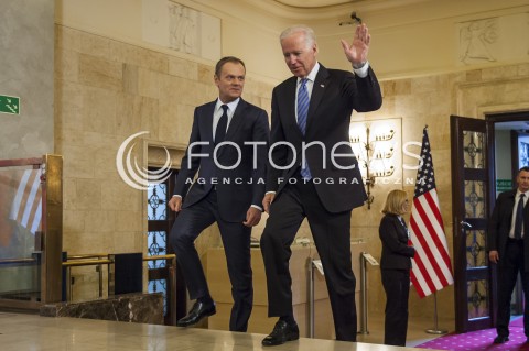  18.03.2014 WARSZAWA SPOTKANIE WICEPREZYDENTA USA JOE BIDENA Z PREMIEREM RP DONALDEM TUSKIEM W WARSZAWIE N/Z JOE BIDEN WICEPREZYDENT USA PREMIER RP DONALD TUSK  