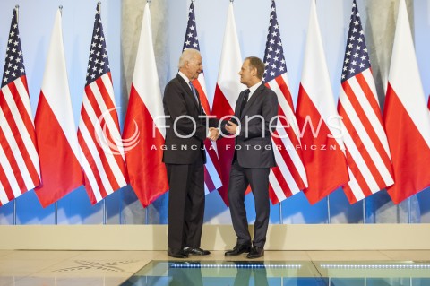  18.03.2014 WARSZAWA SPOTKANIE WICEPREZYDENTA USA JOE BIDENA Z PREMIEREM RP DONALDEM TUSKIEM W WARSZAWIE N/Z JOE BIDEN WICEPREZYDENT USA PREMIER RP DONALD TUSK  