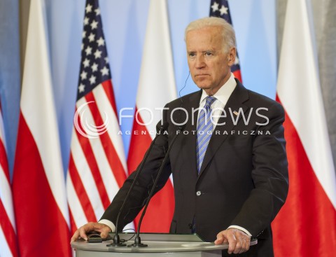  18.03.2014 WARSZAWA SPOTKANIE WICEPREZYDENTA USA JOE BIDENA Z PREMIEREM RP DONALDEM TUSKIEM W WARSZAWIE N/Z JOE BIDEN WICEPREZYDENT USA  