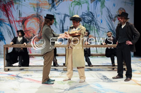  19.03.2014 WARSZAWA<br />PROBA MEDIALNA O KARPIU KOZIE I TRABCE KTORA ZGASILA POZARY W TEATRZE ZYDOWSKIM<br />N/Z DAWID SZURMIEJ HENRYK RAJFER MAREK WEGLARSKI<br /> 