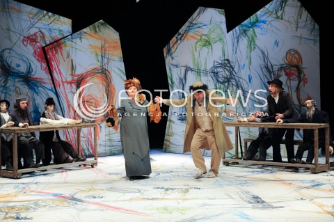  19.03.2014 WARSZAWA<br />PROBA MEDIALNA O KARPIU KOZIE I TRABCE KTORA ZGASILA POZARY W TEATRZE ZYDOWSKIM<br />N/Z BARBARA SZELIGA HENRYK RAJFER<br /> 