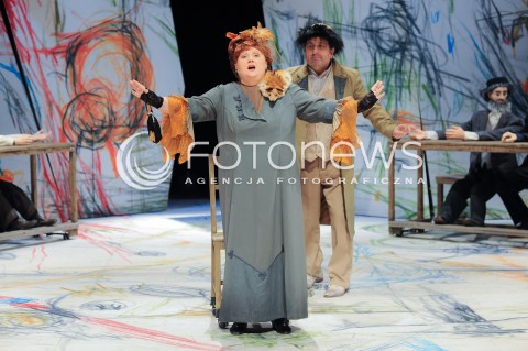  19.03.2014 WARSZAWA<br />PROBA MEDIALNA O KARPIU KOZIE I TRABCE KTORA ZGASILA POZARY W TEATRZE ZYDOWSKIM<br />N/Z BARBARA SZELIGA HENRYK RAJFER<br /> 