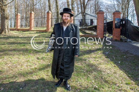  21.03.2014 LEZAJSK <br />PIELGRZYMKA CHASYDOW DO GROBU CADYKA ELIMELECHA WEISSBLUMA W LEZAJSKU W ROCZNICE JEGO SMIERCI. <br />W NIEDZIELE MA PRZYBYC OKOLO 7 TYSIECY PIELGRZYMOW Z CALEGO SWIATA<br /> 