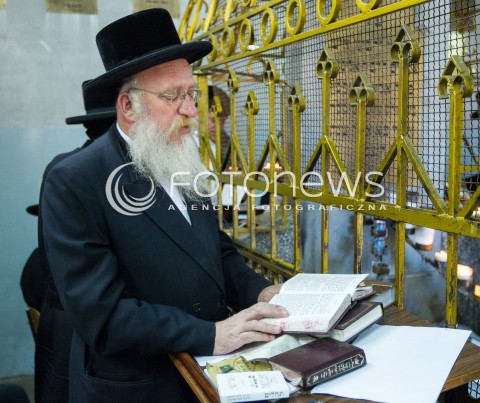  21.03.2014 LEZAJSK <br />PIELGRZYMKA CHASYDOW DO GROBU CADYKA ELIMELECHA WEISSBLUMA W LEZAJSKU W ROCZNICE JEGO SMIERCI. <br />W NIEDZIELE MA PRZYBYC OKOLO 7 TYSIECY PIELGRZYMOW Z CALEGO SWIATA<br /> 