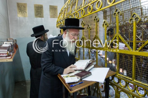  21.03.2014 LEZAJSK <br />PIELGRZYMKA CHASYDOW DO GROBU CADYKA ELIMELECHA WEISSBLUMA W LEZAJSKU W ROCZNICE JEGO SMIERCI. <br />W NIEDZIELE MA PRZYBYC OKOLO 7 TYSIECY PIELGRZYMOW Z CALEGO SWIATA<br /> 