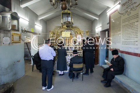  21.03.2014 LEZAJSK <br />PIELGRZYMKA CHASYDOW DO GROBU CADYKA ELIMELECHA WEISSBLUMA W LEZAJSKU W ROCZNICE JEGO SMIERCI. <br />W NIEDZIELE MA PRZYBYC OKOLO 7 TYSIECY PIELGRZYMOW Z CALEGO SWIATA<br /> 