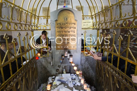  21.03.2014 LEZAJSK <br />PIELGRZYMKA CHASYDOW DO GROBU CADYKA ELIMELECHA WEISSBLUMA W LEZAJSKU W ROCZNICE JEGO SMIERCI. <br />W NIEDZIELE MA PRZYBYC OKOLO 7 TYSIECY PIELGRZYMOW Z CALEGO SWIATA<br /> 