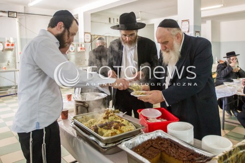  21.03.2014 LEZAJSK <br />PIELGRZYMKA CHASYDOW DO GROBU CADYKA ELIMELECHA WEISSBLUMA W LEZAJSKU W ROCZNICE JEGO SMIERCI. <br />W NIEDZIELE MA PRZYBYC OKOLO 7 TYSIECY PIELGRZYMOW Z CALEGO SWIATA<br /> 