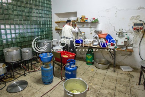  21.03.2014 LEZAJSK <br />PIELGRZYMKA CHASYDOW DO GROBU CADYKA ELIMELECHA WEISSBLUMA W LEZAJSKU W ROCZNICE JEGO SMIERCI. <br />W NIEDZIELE MA PRZYBYC OKOLO 7 TYSIECY PIELGRZYMOW Z CALEGO SWIATA<br /> 