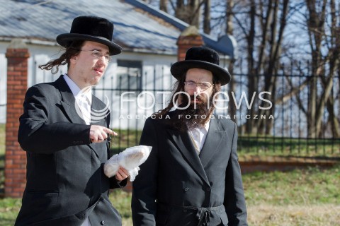  21.03.2014 LEZAJSK <br />PIELGRZYMKA CHASYDOW DO GROBU CADYKA ELIMELECHA WEISSBLUMA W LEZAJSKU W ROCZNICE JEGO SMIERCI. <br />W NIEDZIELE MA PRZYBYC OKOLO 7 TYSIECY PIELGRZYMOW Z CALEGO SWIATA<br /> 