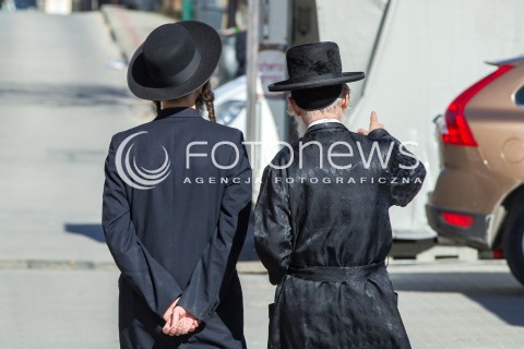  21.03.2014 LEZAJSK <br />PIELGRZYMKA CHASYDOW DO GROBU CADYKA ELIMELECHA WEISSBLUMA W LEZAJSKU W ROCZNICE JEGO SMIERCI. <br />W NIEDZIELE MA PRZYBYC OKOLO 7 TYSIECY PIELGRZYMOW Z CALEGO SWIATA<br /> 