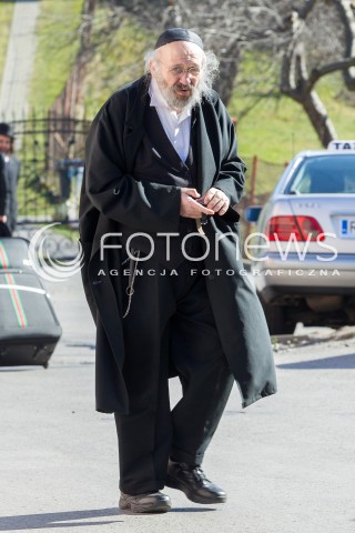  21.03.2014 LEZAJSK <br />PIELGRZYMKA CHASYDOW DO GROBU CADYKA ELIMELECHA WEISSBLUMA W LEZAJSKU W ROCZNICE JEGO SMIERCI. <br />W NIEDZIELE MA PRZYBYC OKOLO 7 TYSIECY PIELGRZYMOW Z CALEGO SWIATA<br /> 