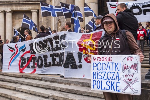  23.03.2014 WARSZAWA MARSZ NOWEJ PRAWICY PO WIELKIM KONGRESIE PRAWICY W WARSZAWIE N/Z TRANSPARENT BANER  