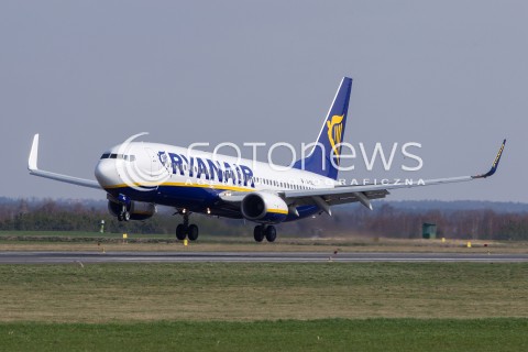  23.03.2014 JASIONKA<br />LOTNISKO RZESZOW JASIONKA<br />PORT LOTNICZY RZESZOW JASIONKA <br />N/Z SAMOLOT BOEING 737 LINII LOTNICZYCH RYANAIR REJESTRACJA EI-DLE<br /> 
