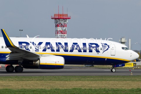  23.03.2014 JASIONKA<br />LOTNISKO RZESZOW JASIONKA<br />PORT LOTNICZY RZESZOW JASIONKA <br />N/Z SAMOLOT BOEING 737 LINII LOTNICZYCH RYANAIR REJESTRACJA EI-DLE<br /> 