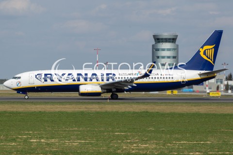  23.03.2014 JASIONKA<br />LOTNISKO RZESZOW JASIONKA<br />PORT LOTNICZY RZESZOW JASIONKA <br />N/Z SAMOLOT BOEING 737 LINII LOTNICZYCH RYANAIR REJESTRACJA EI-EMJ<br /> 