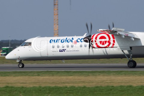  23.03.2014 JASIONKA<br />LOTNISKO RZESZOW JASIONKA<br />PORT LOTNICZY RZESZOW JASIONKA <br />N/Z SAMOLOT BOMBARDIEJ DASH Q400 LINII LOTNICZYCH EUROLOT REJESTRACJA SP-EQK<br /> 