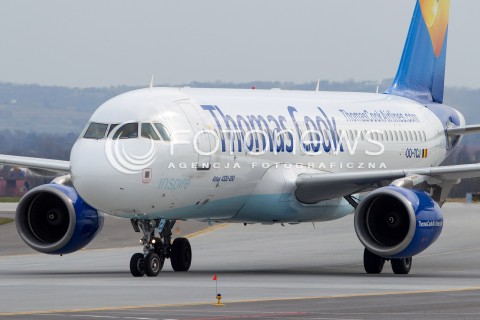  23.03.2014 JASIONKA<br />LOTNISKO RZESZOW JASIONKA<br />PORT LOTNICZY RZESZOW JASIONKA <br />N/Z SAMOLOT AIRBUS A320 LINII LOTNICZYCH THOMAS COOK REJESTRACJA OO-TCJ<br /> 
