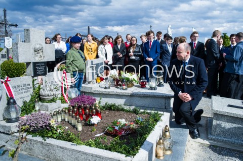  24.03.2014 MARKOWA (PODKARPACKIE)<br />OBCHODY 70. ROCZNICY ZAMORDOWANIA RODZINY ULMOW PRZEZ NIEMIECKICH ZOLNIERZY<br />N/Z JAN DZIEDZICZAK - POSEL PIS PRZY GROBIE RODZINY ULMOW<br /> 